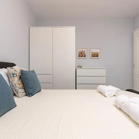 Apartamento Gorgeous Yanevi 2 Bedroom & Parking *