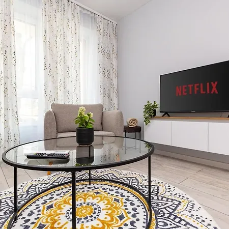 Apartamento Gorgeous Yanevi 2 Bedroom & Parking